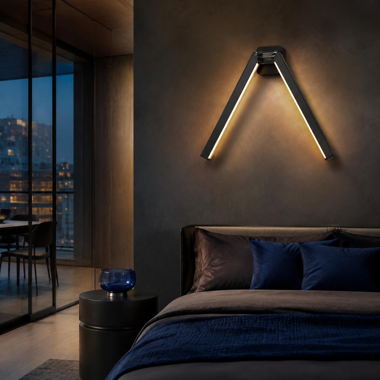 Phase Split Wall Light