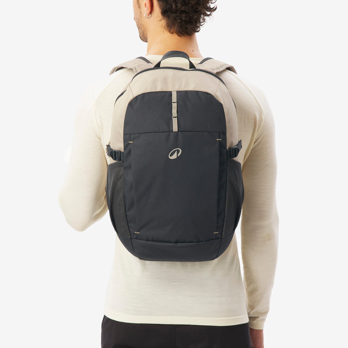 Quechua 100 Arpenaz 20L Hiking Backpack | Carbon Gray / 20 L