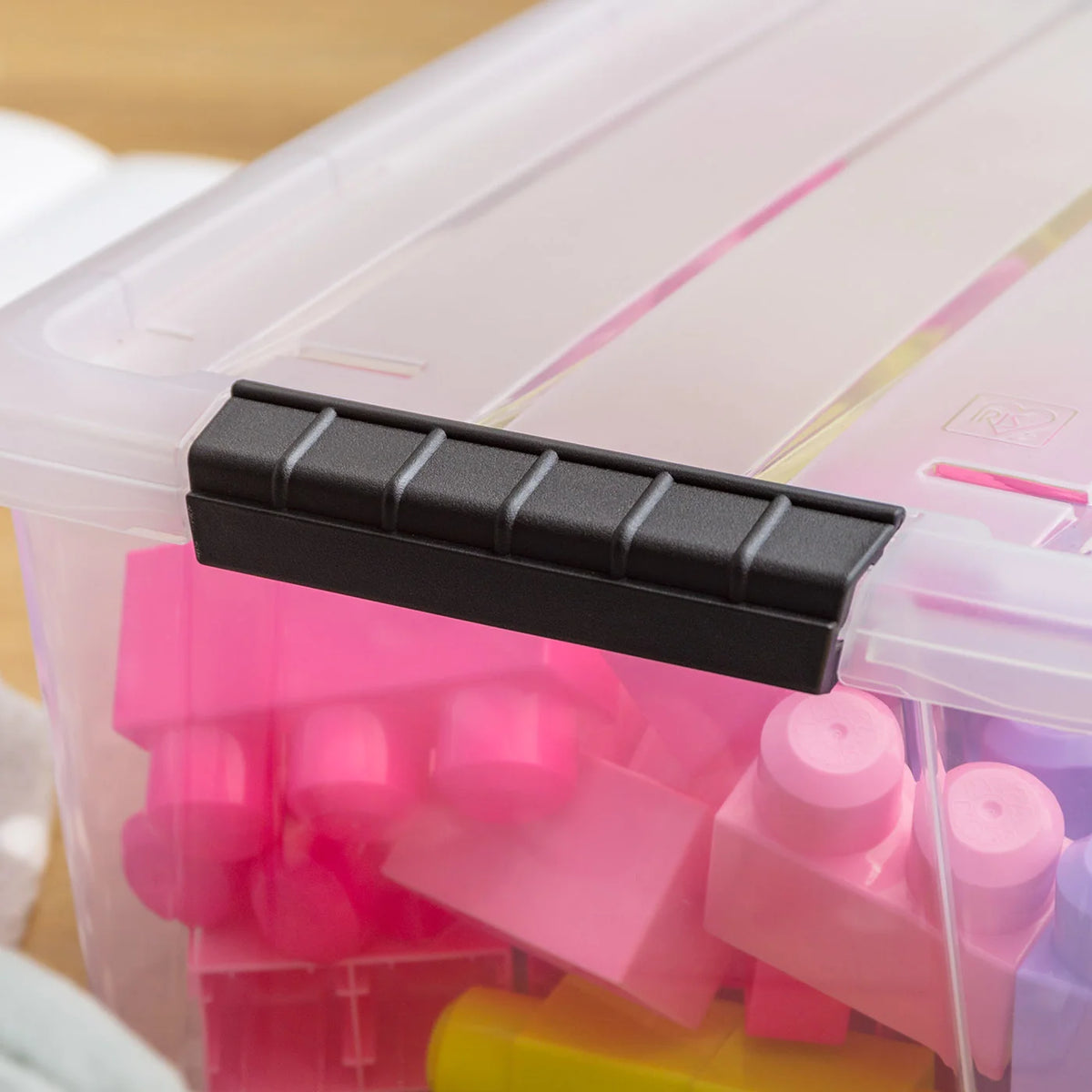 13.5 Qt (3.3 Gal) Clear Stackable Storage Containers with Latching Lids – 6 pack
