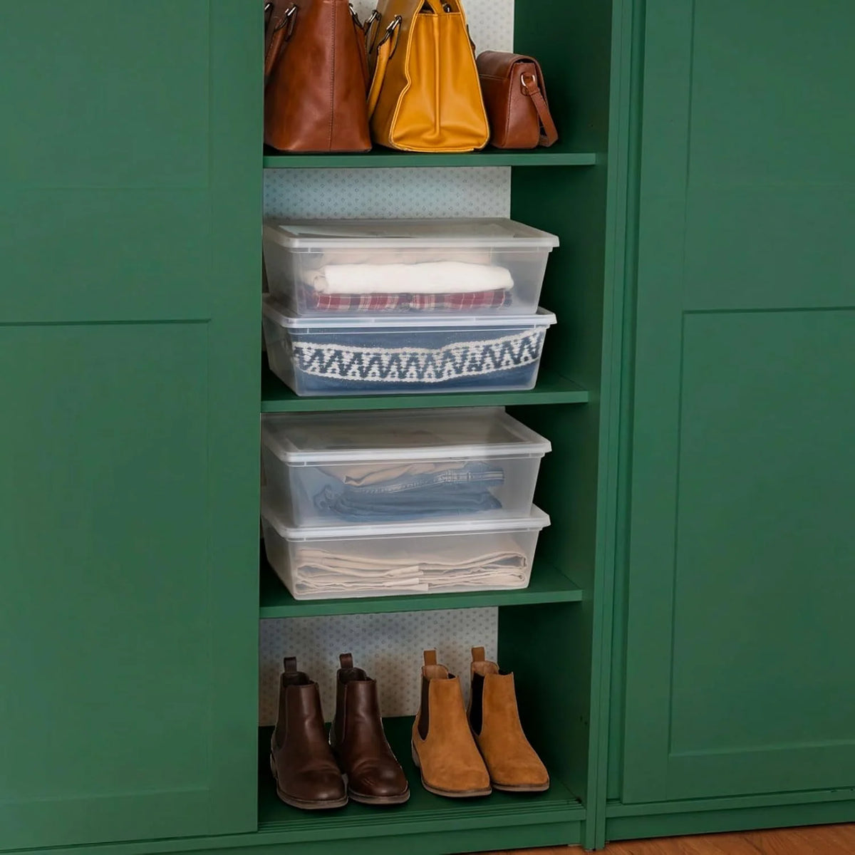 13 Quart Flat Plastic Storage Containers with Lids (4-Pack)