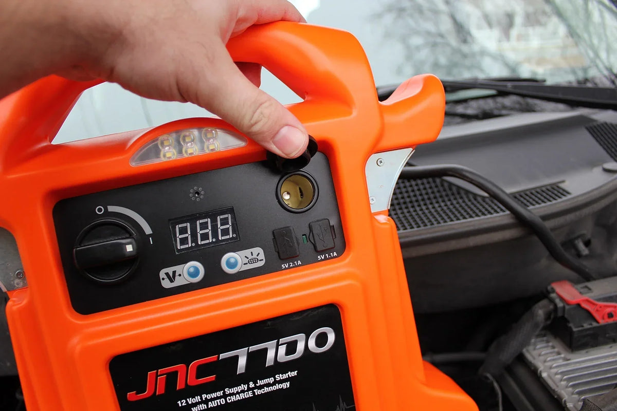 Clore Automotive Jump-N-Carry JNC770O 1700 Peak Amp Premium 12 Volt Jump Starter