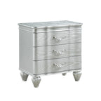 Eros King 4PC Bedroom Set with Manufactured Wood & Tufted Detailing in Silver