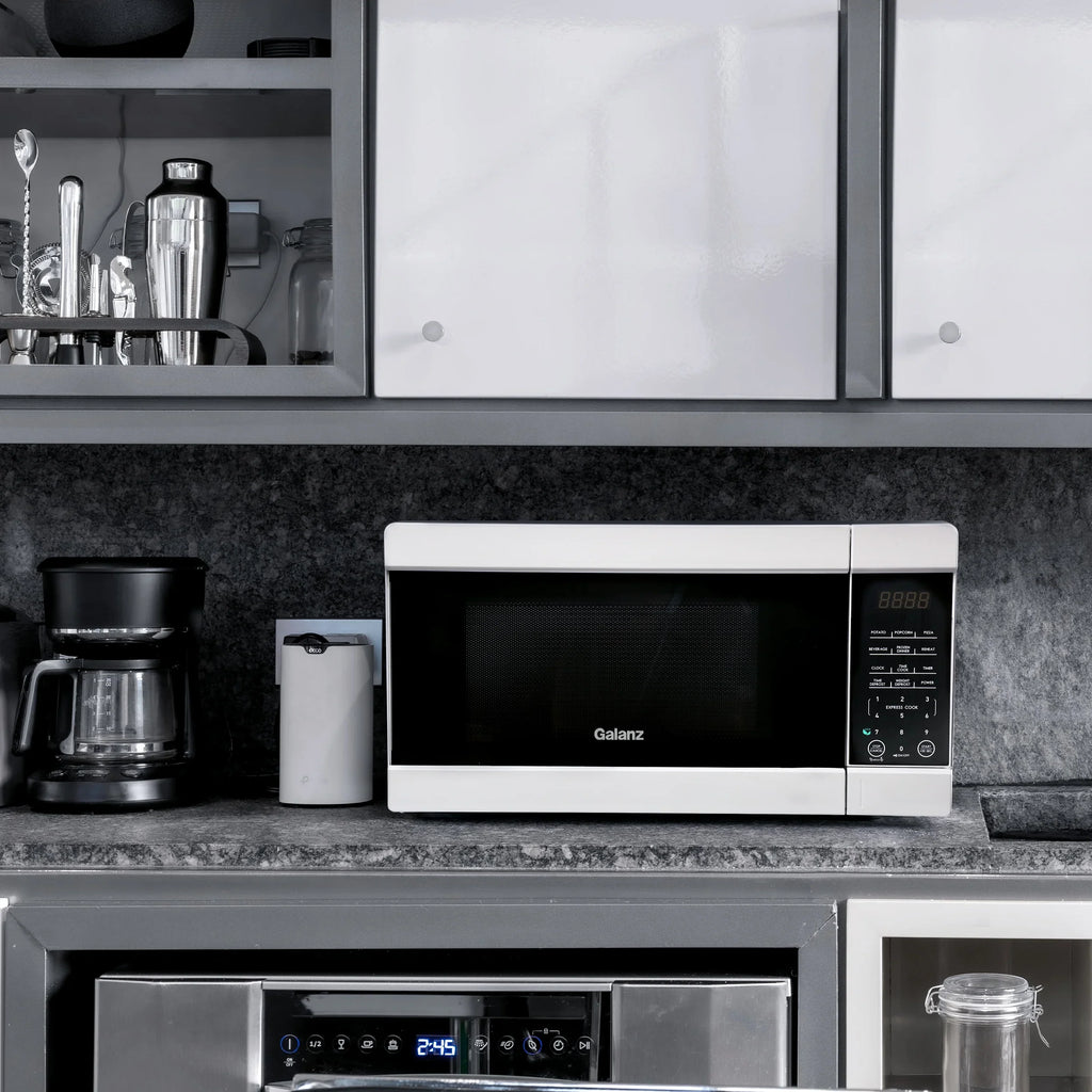 Galanz 1.1 cu ft 1000W Countertop Microwave Oven in White with One Touch Express Cooking
