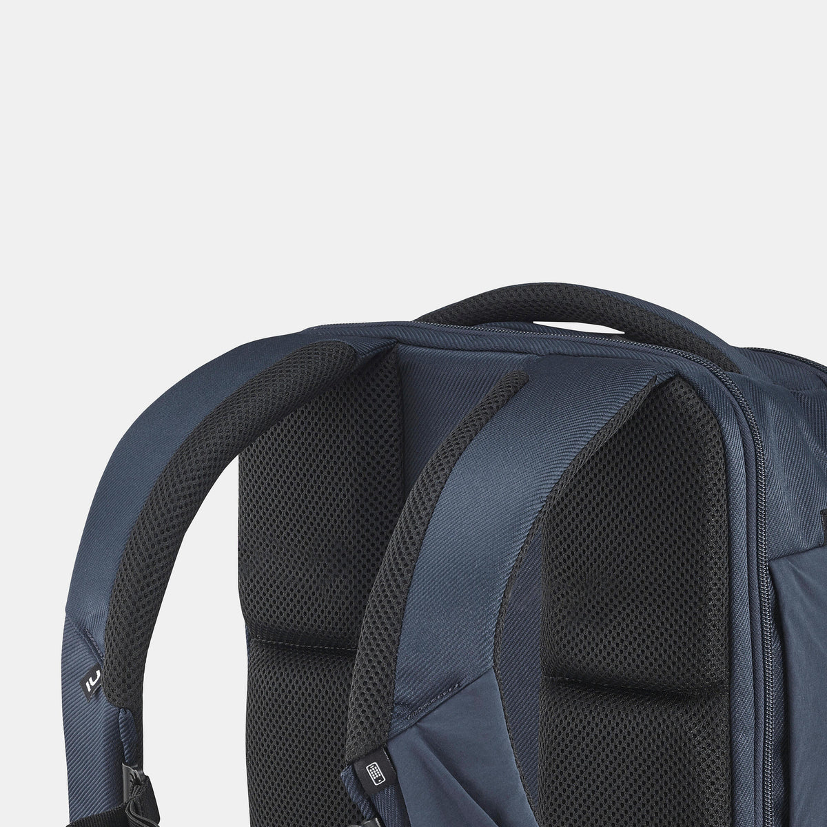 Quechua NH500 Escape 23 L Hiking Backpack | Dark Blue / 23 L