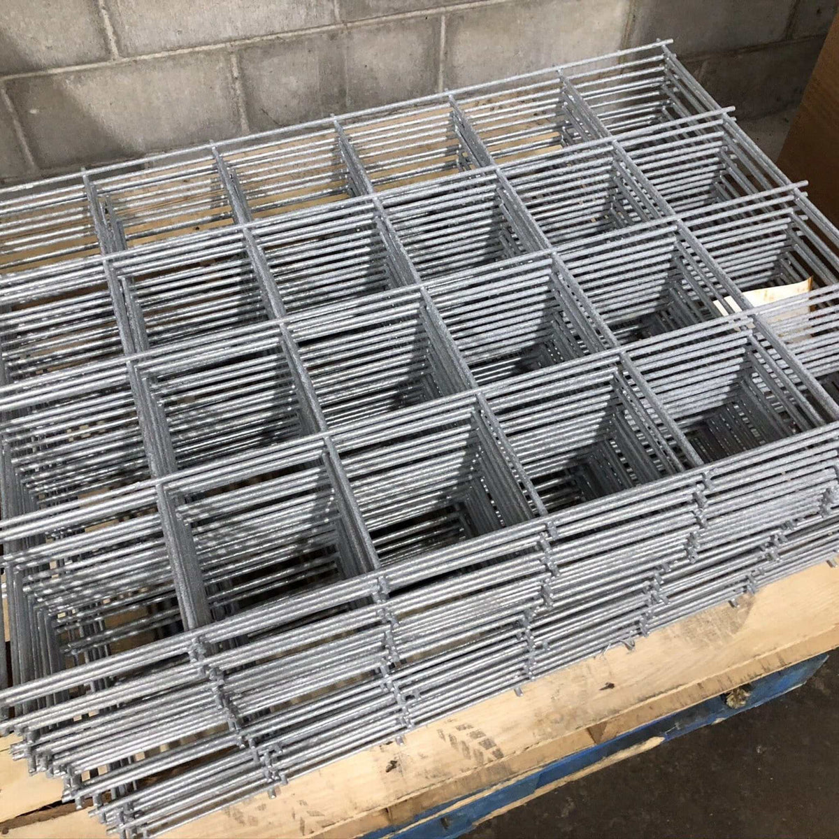 Galvanized Wire Panels | Tray Panel 2' x 3'